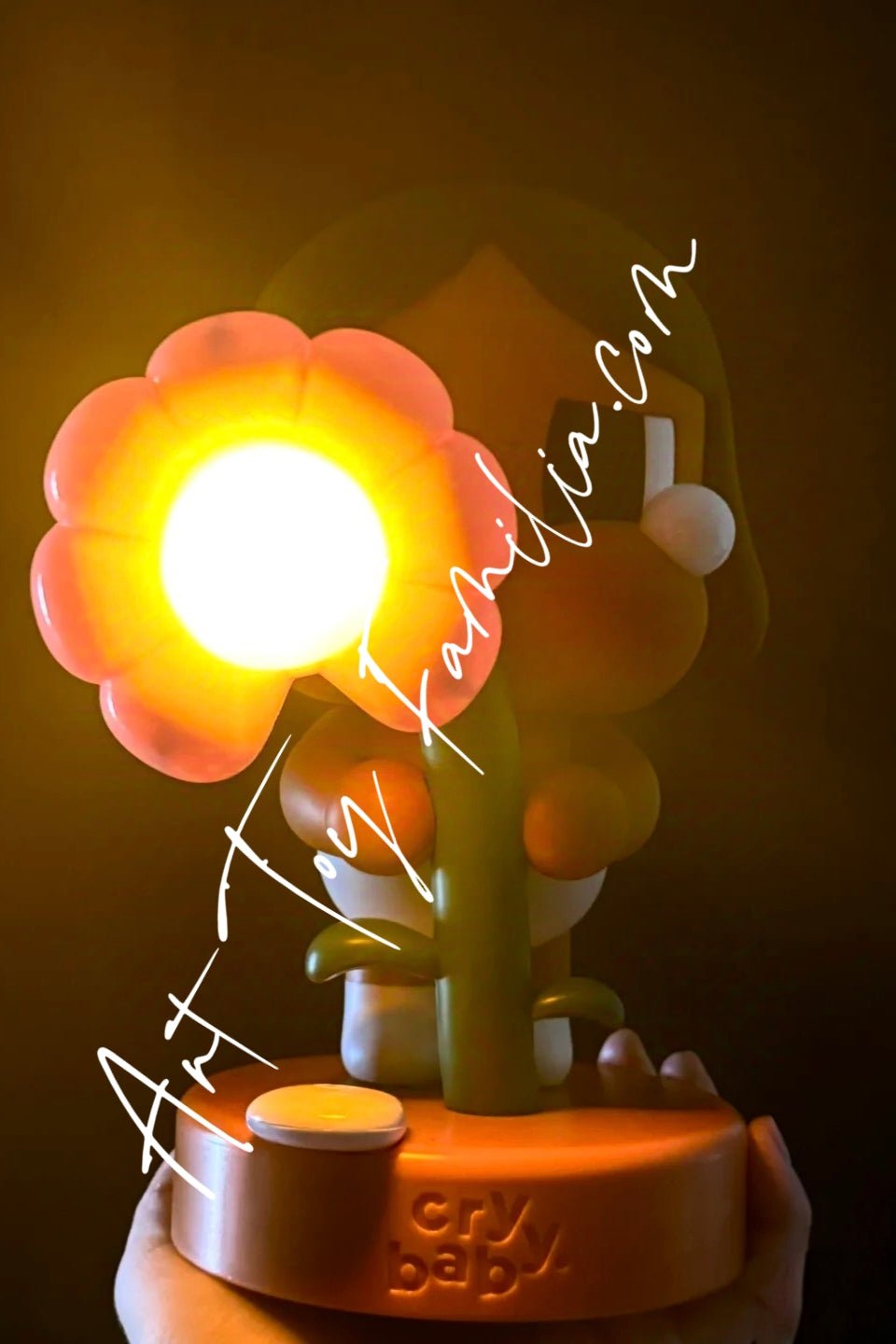 crybaby-sad-club-series-lamp-POP Mart Crybaby