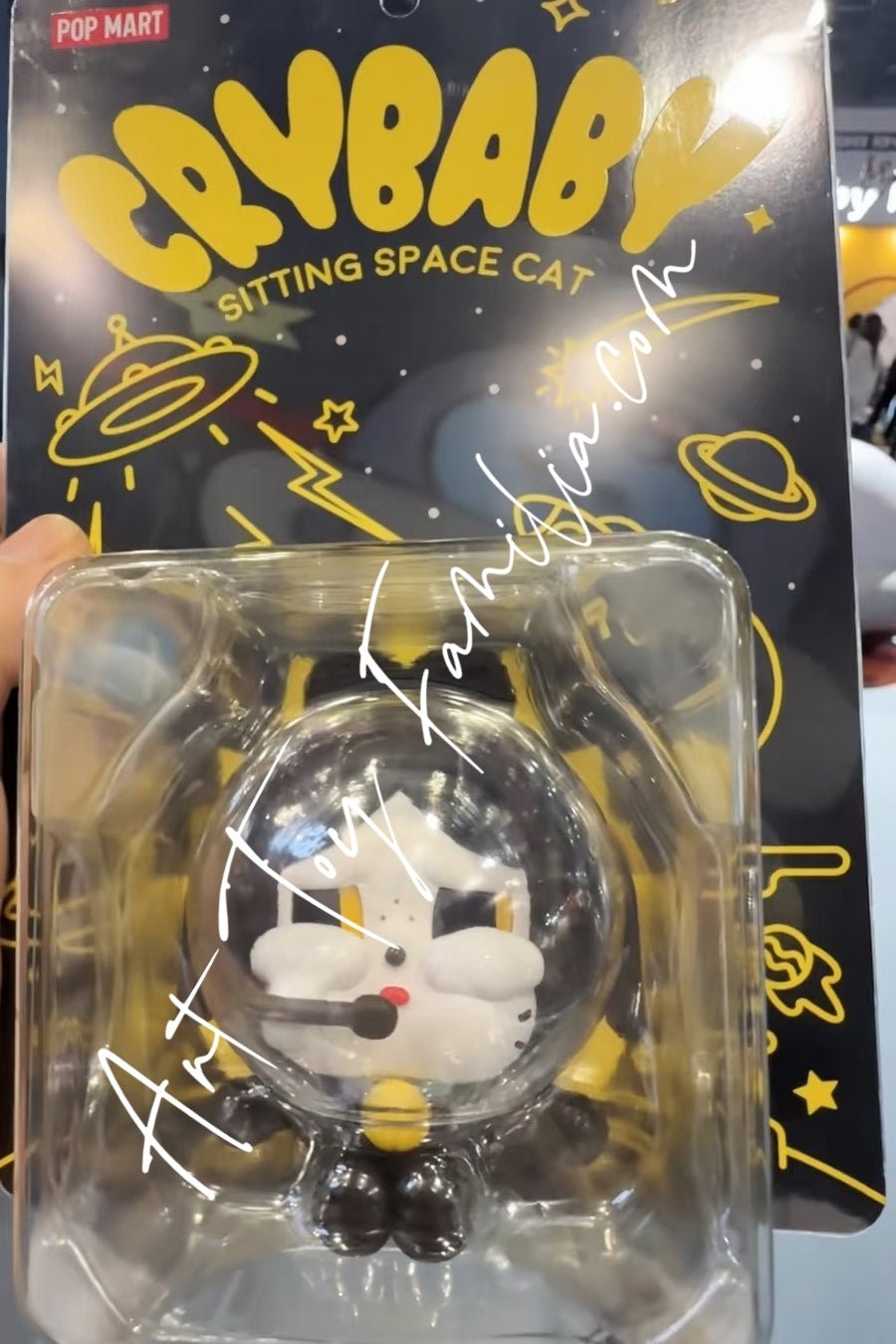 crybaby-sitting-space-cat-figurine-POP Mart Crybaby