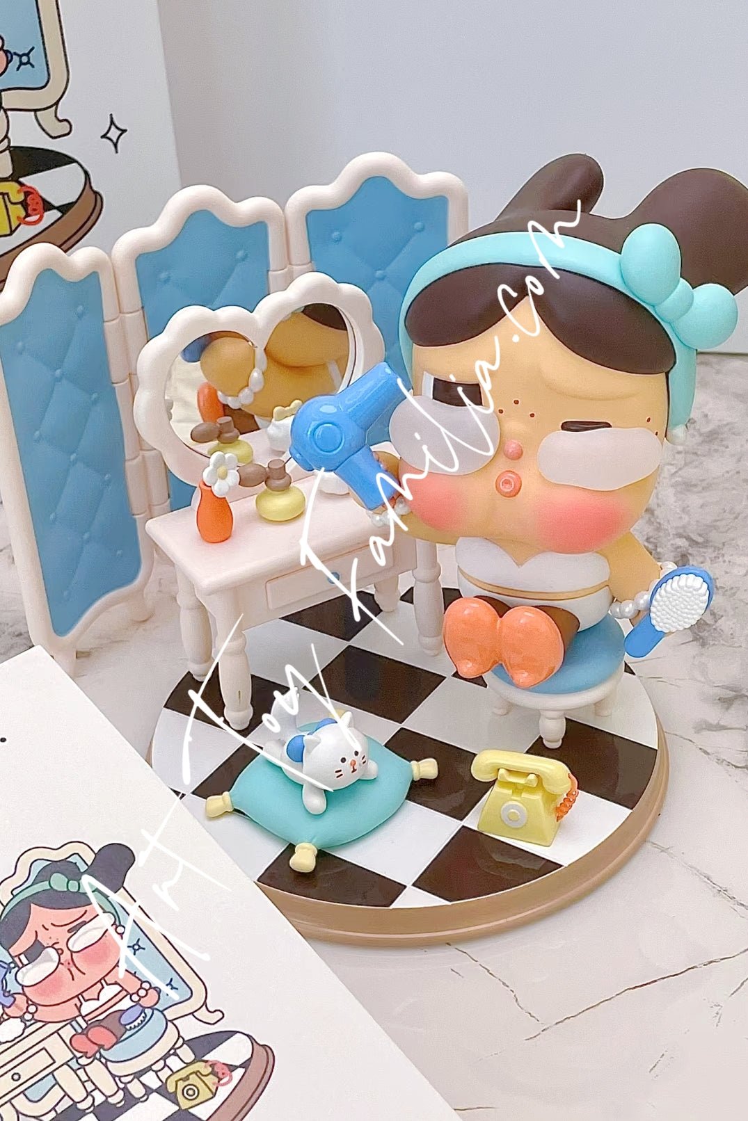 crybaby-the-dressing-room-figurinespecial-ver-POP Mart Crybaby
