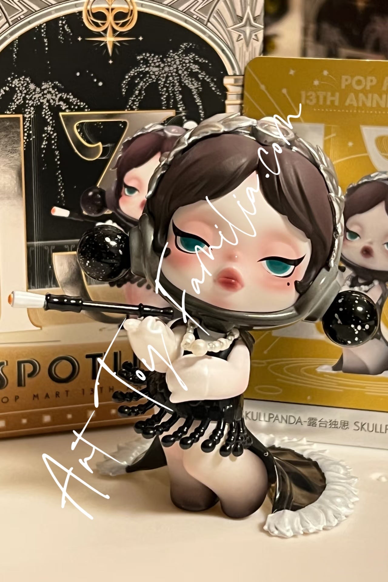 spotlight-pop-mart-13th-anniversary-series-POP MART hirono